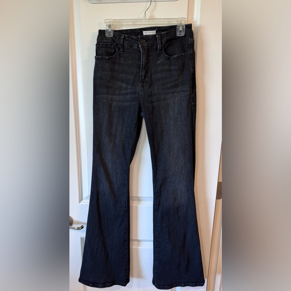 GOOD AMERICAN SOFT-TECH GOOD LEGS FLARE JEANS- worn 2x - Picture 1 of 3